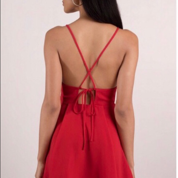 Finn and Clover Red Sundress w/Straps that Tie in back Lined Chiffon Like Fabric - Picture 4 of 8
